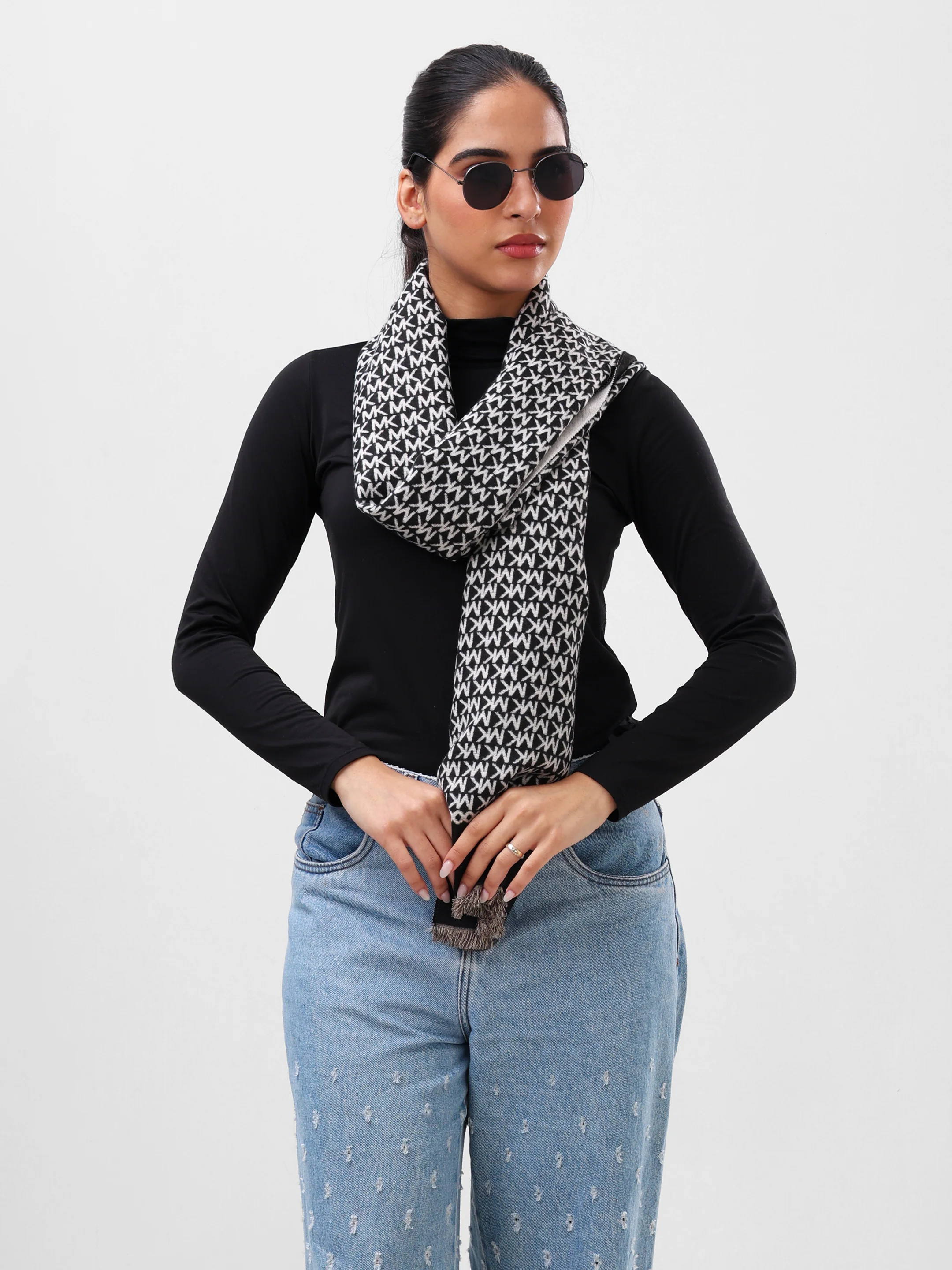 MK Geo Fringe Scarf - Image 3